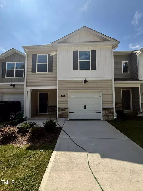 416 Honeycutt Oaks Dr, Angier, NC 27501