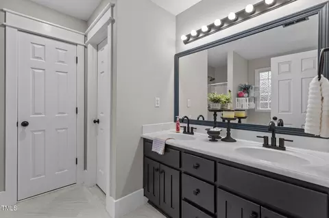 Bath - 489 Galaxy Dr, Garner, NC 27529 photo 3 of 4
