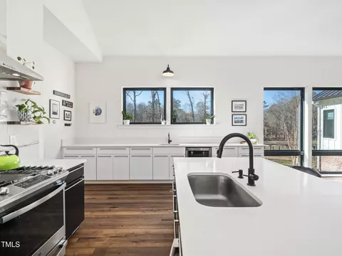 Kitchen - 1422 Milton Rd, Durham, NC 27712 photo 4 of 8