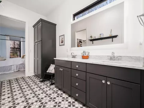 Bath - 1422 Milton Rd, Durham, NC 27712 photo 6 of 8