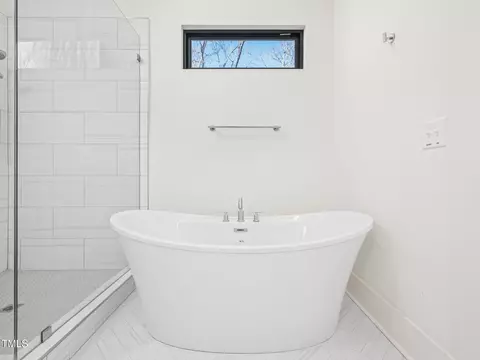 Bath - 1422 Milton Rd, Durham, NC 27712 photo 1 of 8