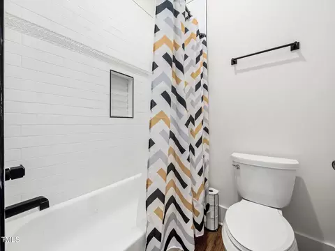 Bath - 1422 Milton Rd, Durham, NC 27712 photo 3 of 8