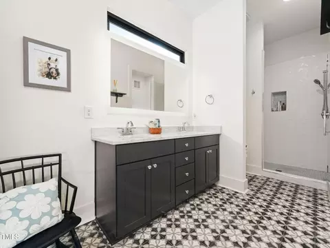 Bath - 1422 Milton Rd, Durham, NC 27712 photo 7 of 8
