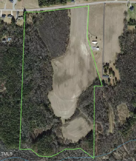 801 Shade Tree Rd, Benson, NC 27504 photo 2