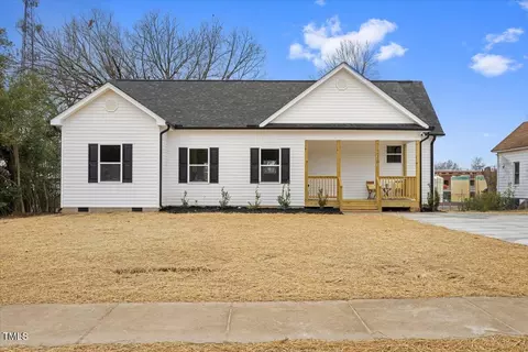 210 N Broad St, Burlington, NC 27217