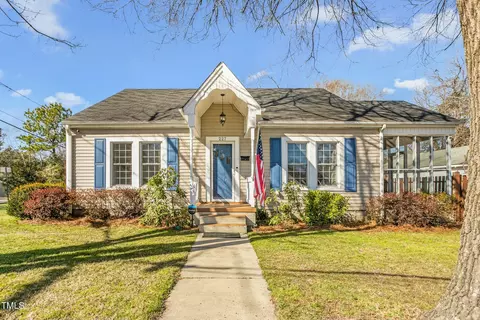227 Wildwood Ln, Burlington, NC 27215