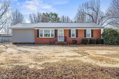 352 Old Crow Rd, Newton Grove, NC 28366