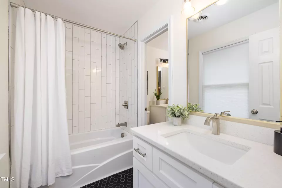 Bath - 106 N Trail Dr, Raleigh, NC 27615 photo 3 of 4