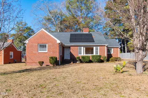 708 S Layton Ave, Dunn, NC 28334