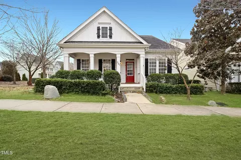 501 Skygrove Dr, Holly Springs, NC 27540