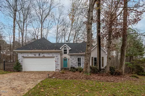 904 Saint Catherines Dr, Wake Forest, NC 27587