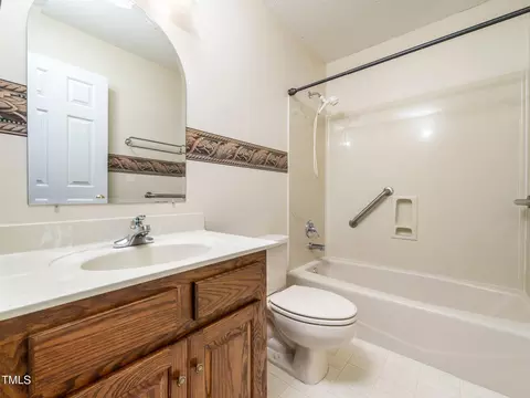 Bath - 3204 Greenville Loop Rd, Wake Forest, NC 27587 photo 3 of 3