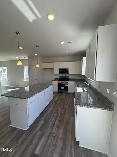 208 Bruce Dr, Dunn, NC 28334 photo 5