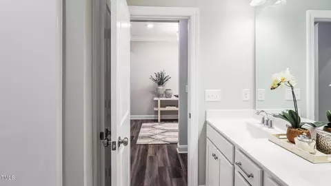 Entry Way - 1702 Red Roses Ave, Durham, NC 27703 photo 4 of 4
