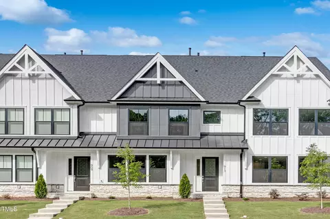 913 Myers Point Dr, Morrisville, NC 27560