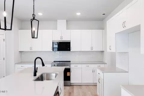 Kitchen - 152 Kobus Ct, Garner, NC 27529 photo 3 of 4