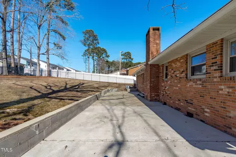 Exterior - 900 Ricon Pl, Durham, NC 27703 photo 3 of 6