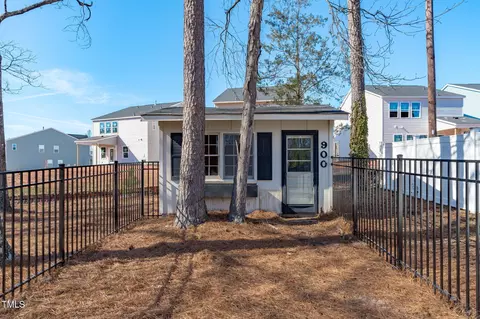 Exterior - 900 Ricon Pl, Durham, NC 27703 photo 5 of 6