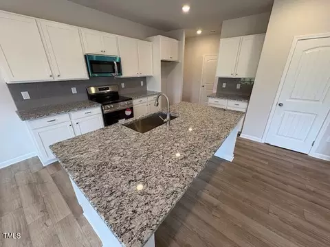 Kitchen - 106 E Victory View Ter, Smithfield, NC 27577 photo 4 of 5