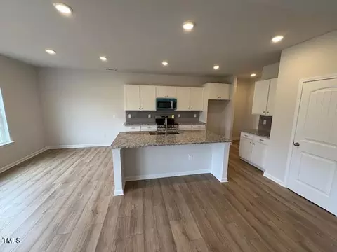 Kitchen - 106 E Victory View Ter, Smithfield, NC 27577 photo 2 of 5