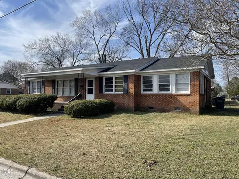 602 S Massey St, Selma, NC 27576