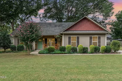 213 W Whitaker St, Clayton, NC 27520