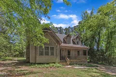 1031 Wait Ave, Wake Forest, NC 27587