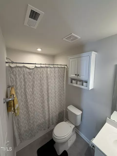 Bath - 306 Brier Summit Pl, Durham, NC 27703 photo 4 of 4