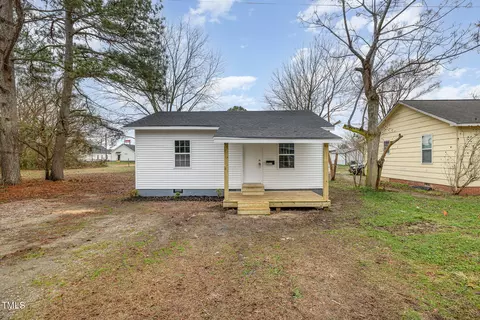 1012 E Harnett St, Dunn, NC 28334