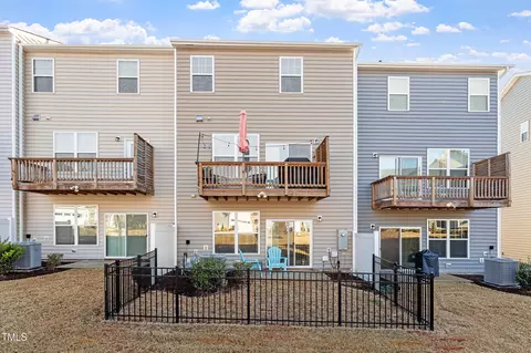 Exterior - 1014 Falling Rock Pl, Durham, NC 27703 photo 1 of 4
