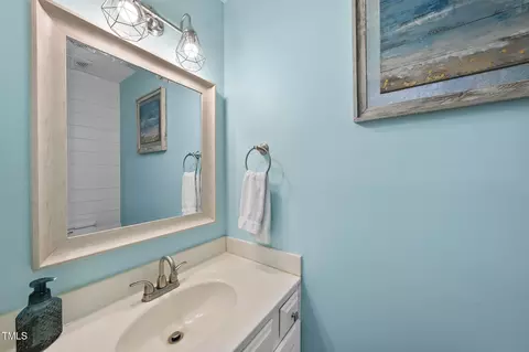 Bath - 5 Bonham Ct, Durham, NC 27703 photo 1 of 4