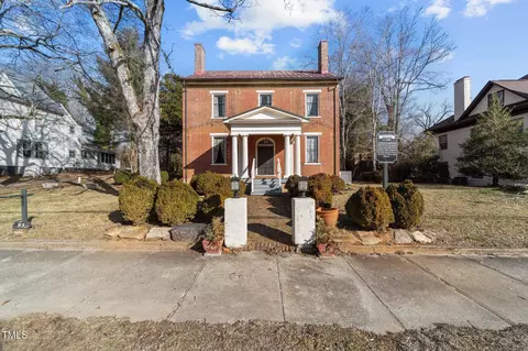 93 Broad St, Milton, NC 27305