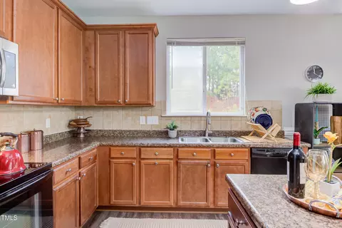 610 Chalcedony Ct, Durham, NC 27703 photo 16