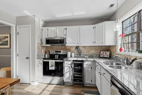 Kitchen - 63 Willow Bridge Dr, Durham, NC 27707 photo 2 of 5
