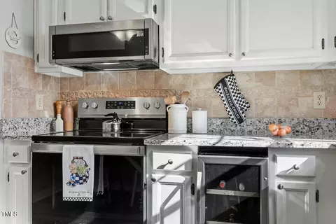 Kitchen - 63 Willow Bridge Dr, Durham, NC 27707 photo 5 of 5