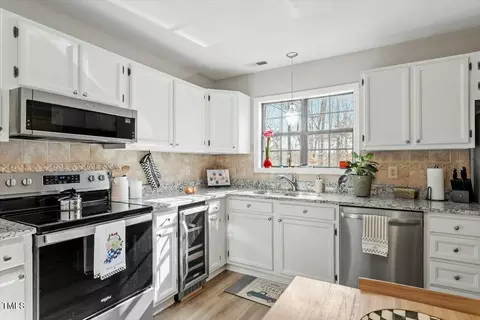 Kitchen - 63 Willow Bridge Dr, Durham, NC 27707 photo 3 of 5