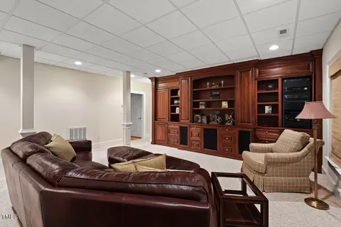 216 Copper Beech Ct, Chapel Hill, NC 27517