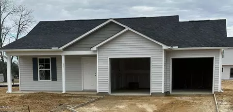 35 College St, Bunnlevel, NC 28323