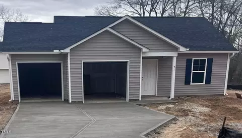 71 College St, Bunnlevel, NC 28323