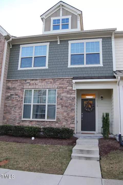 1319 Lakestone Village Ln, Fuquay Varina, NC 27526