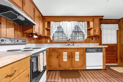 Kitchen - 201 N Holt St, Pine Level, NC 27568 photo 3 of 4