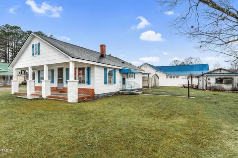 201 N Holt St, Pine Level, NC 27568