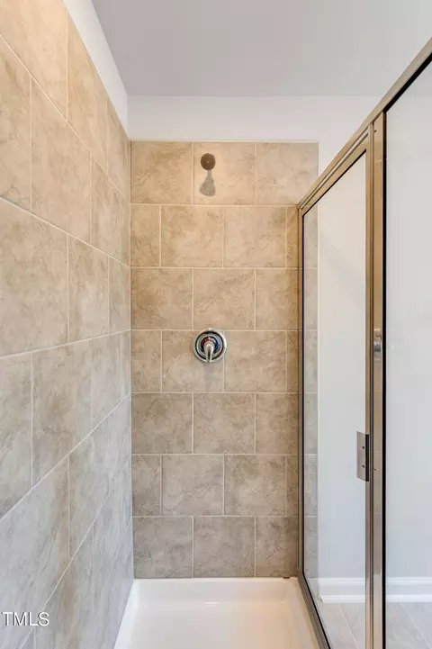 Bath - 282 Paramount Dr, Smithfield, NC 27577 photo 5 of 6