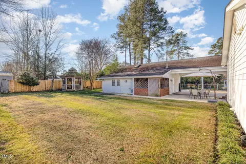 Exterior - 1107 S 2nd St, Smithfield, NC 27577 photo 7 of 9