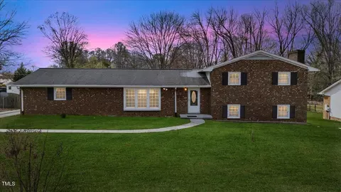 2605 Sumac Ln, Burlington, NC 27215