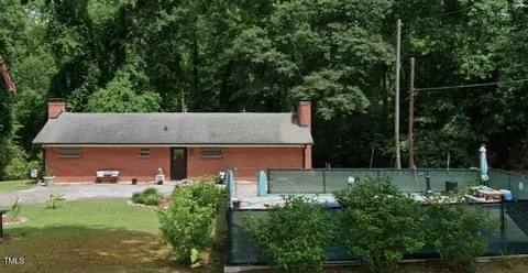 705 Holland Dr, Goldsboro, NC 27534