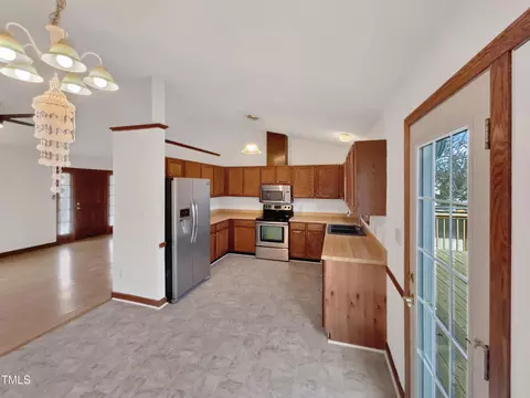 Kitchen - 1109 Cloud Nine Ct, Wake Forest, NC 27587 photo 2 of 2