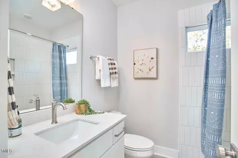 Bath - 2704 Ashley St #B, Durham, NC 27704 photo 4 of 4