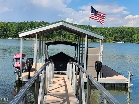 43 Mt Pleasant Ln, Manson, NC 27553