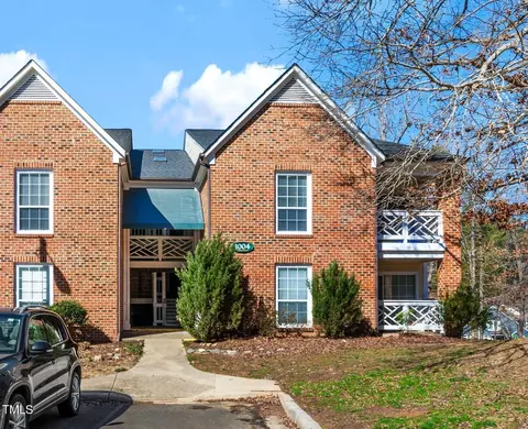 1004 Kingswood Dr #J, Chapel Hill, NC 27517